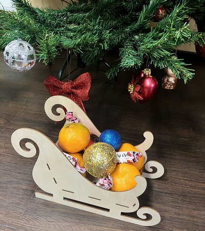 Санки деревянные декоративные / подарочная корзинка / подарок под елку